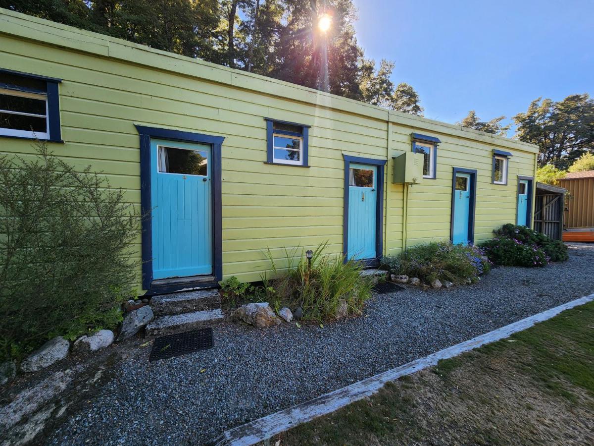 Possum Lodge Manapouri Eksteriør billede